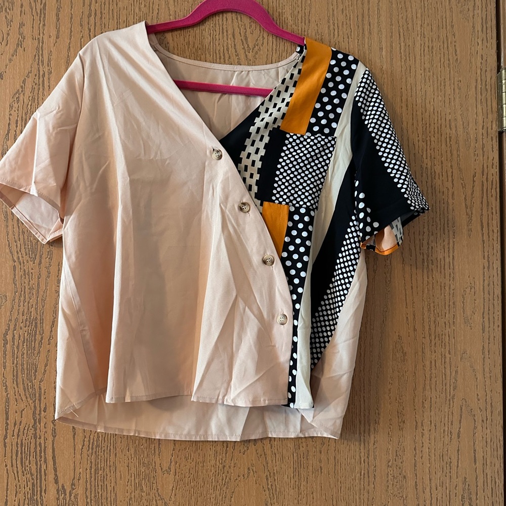 Stylish Women's Button-Down Top - Natural and Black- NWOT- Med